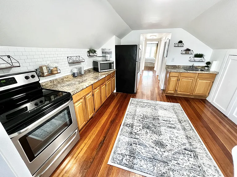 37 Hamilton Ave — Photo 12
