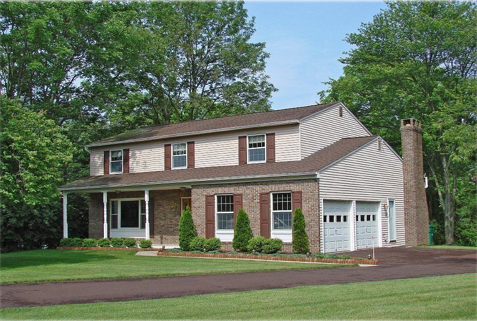 For Sale: 908 Breezewood Ln, Lansdale, PA 19446