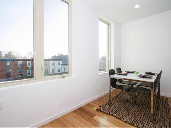 4th image of 457 E Girard Ave #4