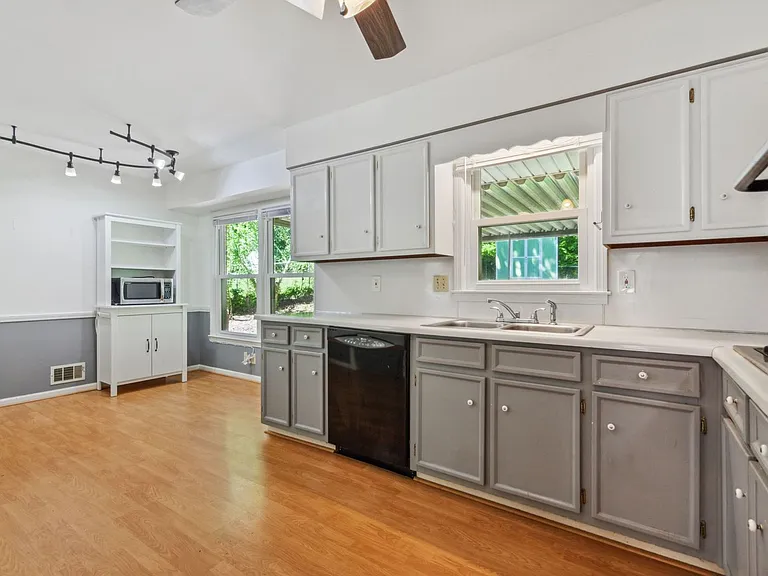 1876 Cameo Ct — Photo 9