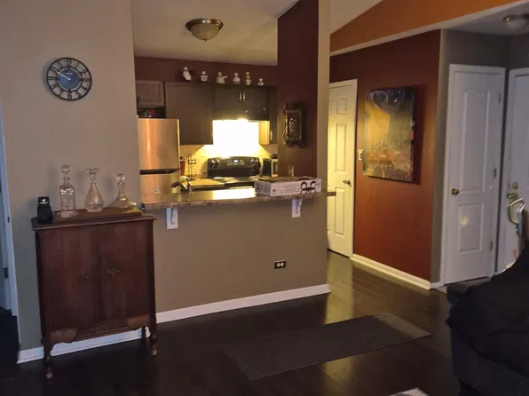 1305 W Shamrock Ln #3C, McHenry, IL 60050