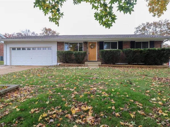 631 Ivygate Dr, Saint Louis, MO 63129