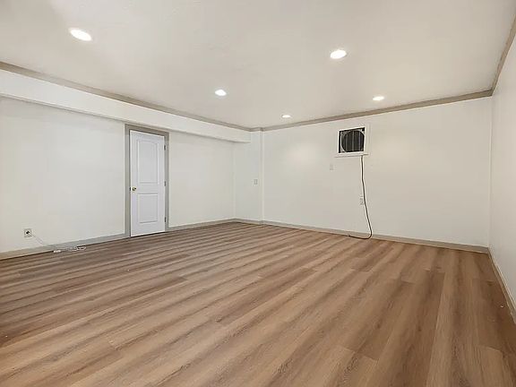 3rd image of 2961 E Fountain Blvd #23