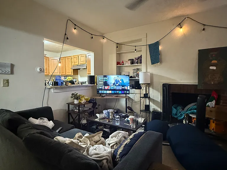 587 Beacon St #B — Photo 3
