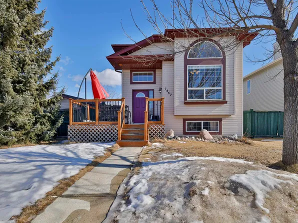 1467 Grant Way NW, Edmonton, AB T5T 6L3