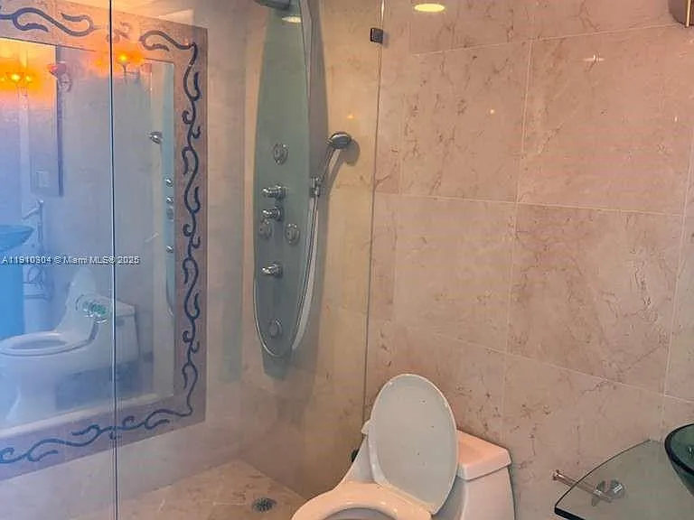 5025 Collins Ave #1602 — Photo 11