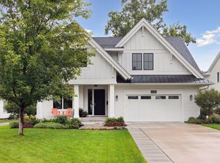 630 Gardner St E, Wayzata, MN 55391