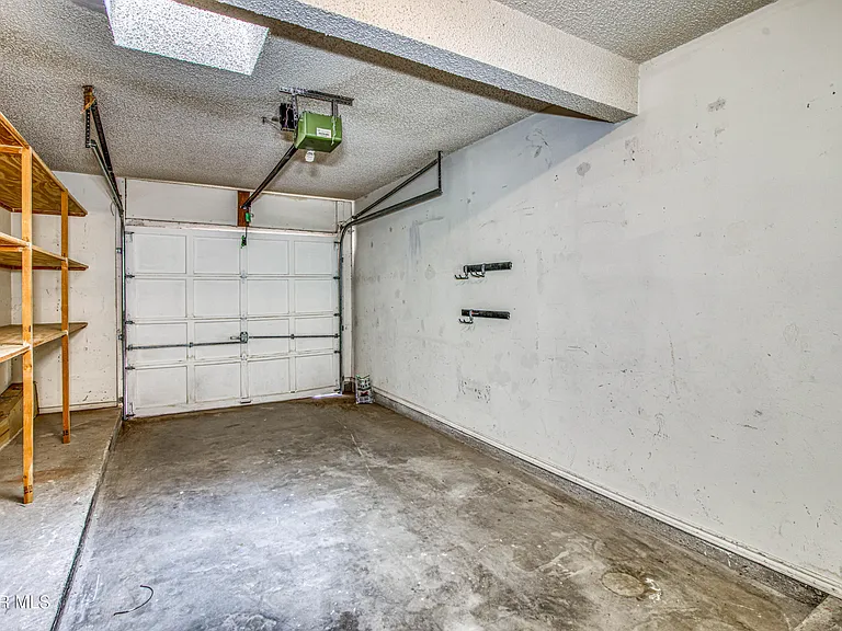 421 Irondale Dr #B — Photo 10
