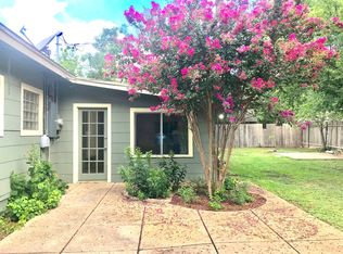 910 Redbud Ln N, Kerrville, TX 78028