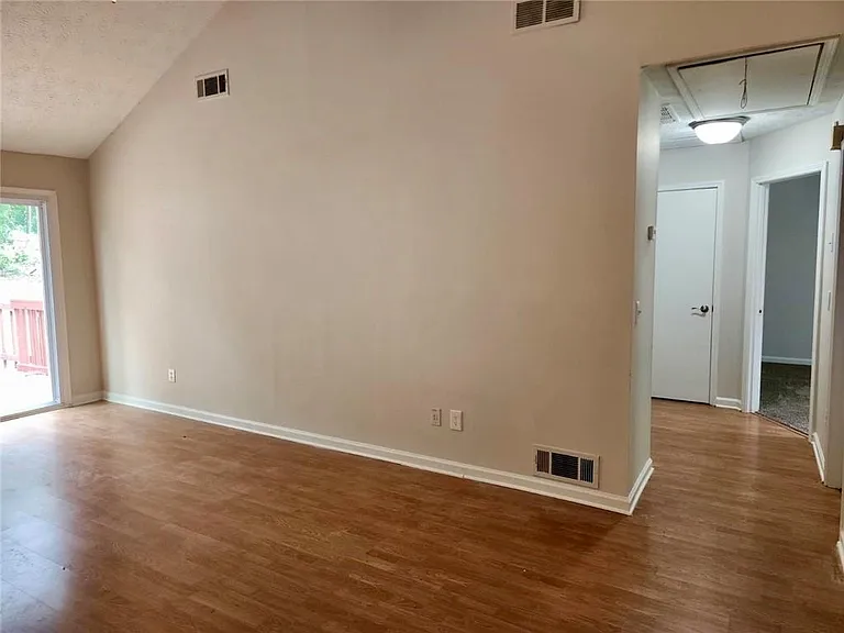 1367 Fairview Trl — Photo 9
