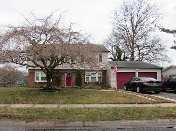 42 Gilman Ln, Willingboro, NJ 08046