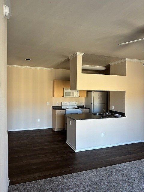 1st image of 387 E Allen St #1326