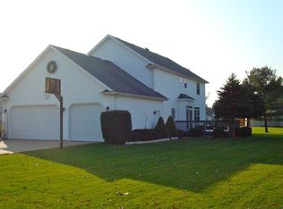 51575 Field Pointe Ln, Granger, IN 46530