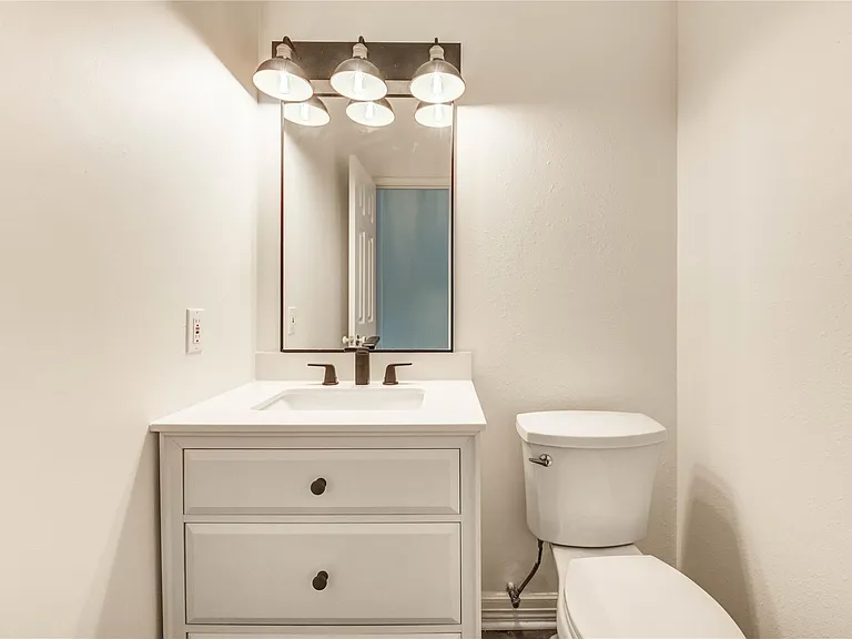 8803 Memorial Creek Dr — Photo 14
