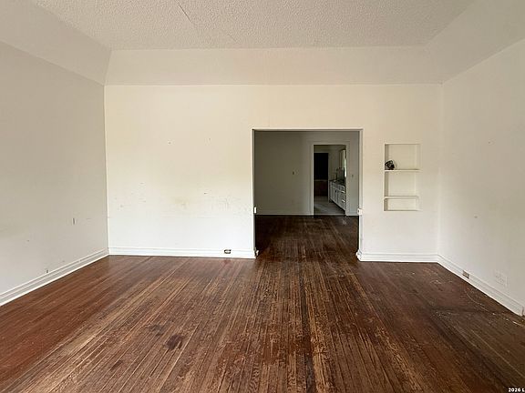 5th image of 836 Avondale