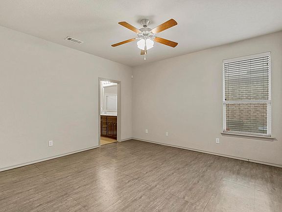 5th image of 1216 Nora Ln