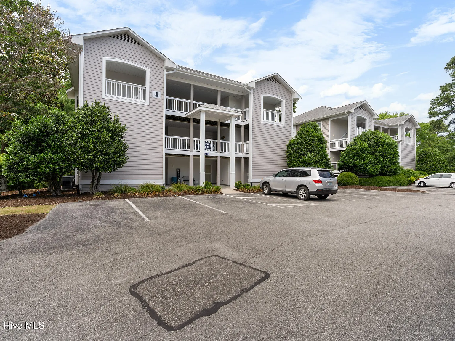 1 bed, 1.0 bath, $1,800 — Photo 1