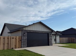 4117 Gib Dr, Garden City, KS 67846