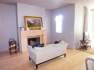Living :: 2328 Pacific Ave.