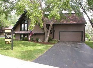 61 Redstart Rd, Naperville, IL 60565