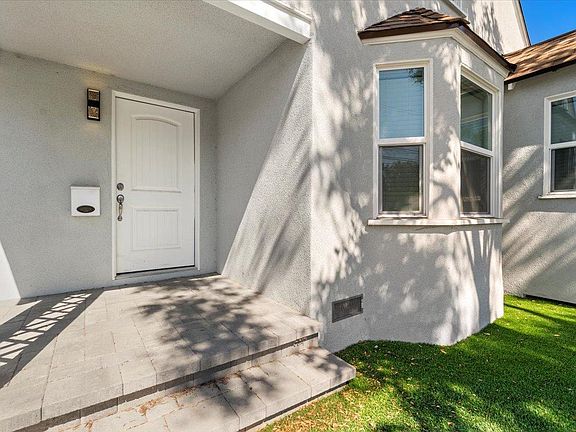 2nd image of 5209 Bellaire Ave