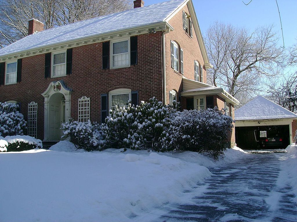 10 Beechmont St, Worcester, MA 01609 Zillow