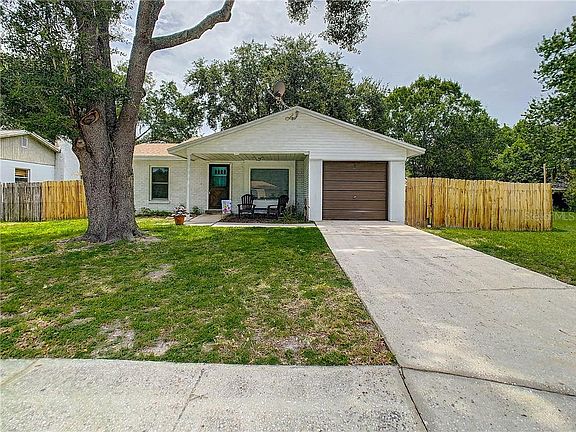 3rd image of 1413 Eastwood Dr