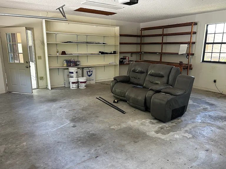 162 NW Palmetto Blvd — Photo 7