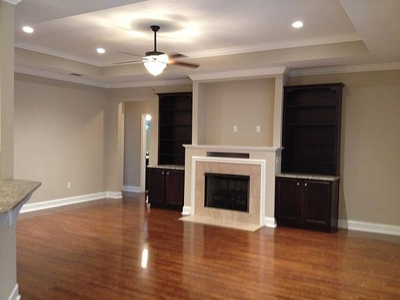 3rd image of 237 Parkside Cir