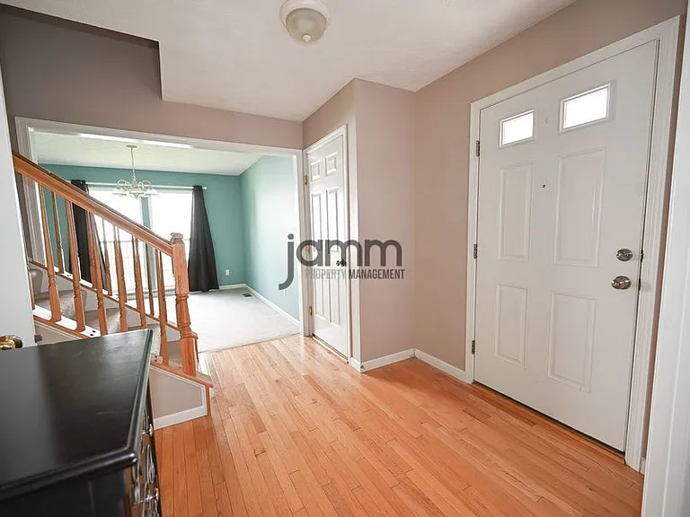 8728 Breckenridge Oval — Photo 2
