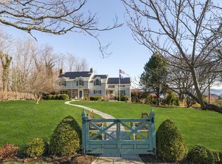 266 Bay Ave, Huntington Bay, NY 11743