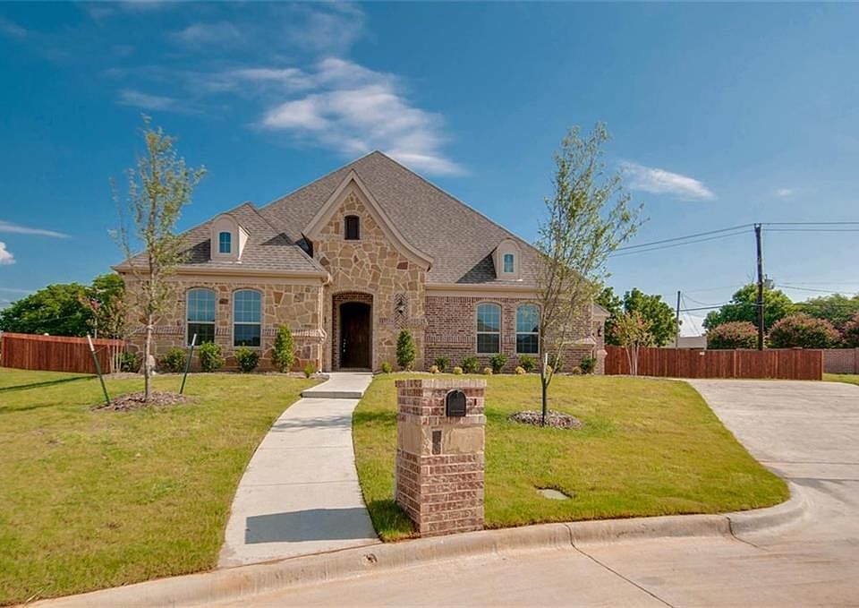 1st image of 508 Pine Island Cir