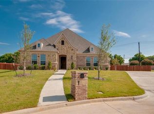 508 Pine Island Cir, Crowley, TX 76063
