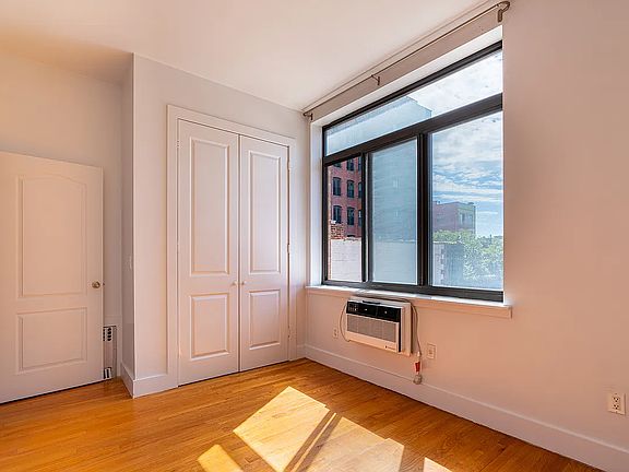 5th image of 182 N 10th St APT 2F