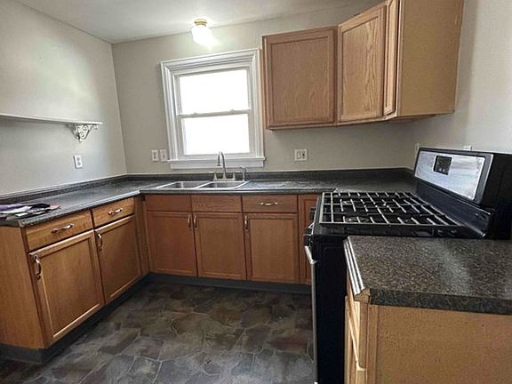 2nd image of 185 Harwood Ave