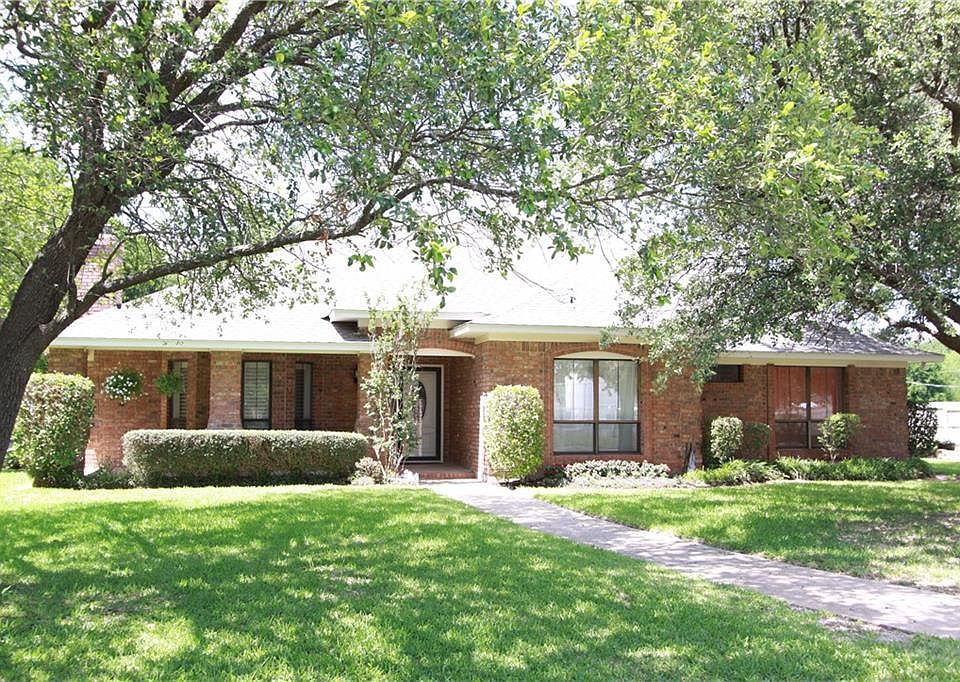1st image of 353 Bluebonnet Cir