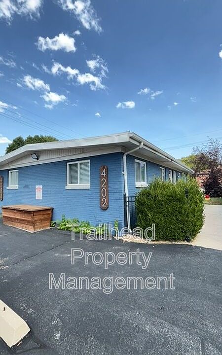 1st image of 4202 Lloyd St
