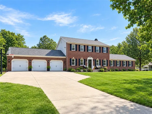 9 Meadowview Est, Mattoon, IL 61938