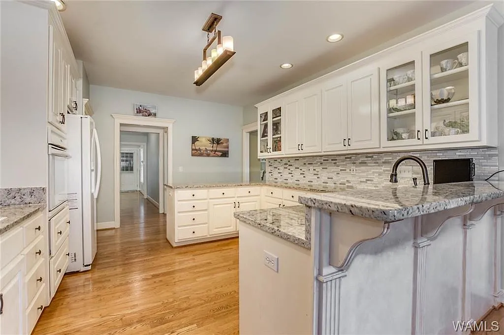 4 bed, 3070 sqft, $3,000 — Photo 3