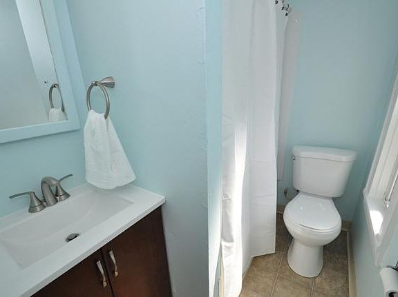 4th image of 133 E Montana St APT 3