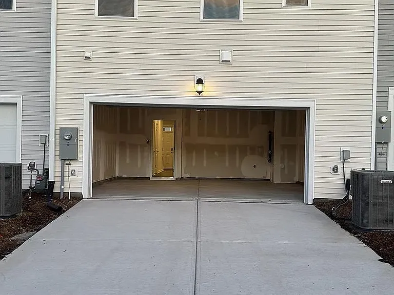 2232 Kasota Ln — Photo 14
