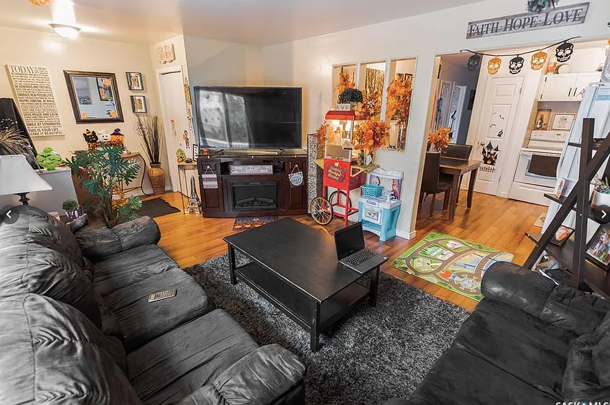 536 Saint John Street — Photo 3