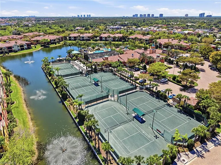 8601 Piazza Del Lago Cir #203 — Photo 26