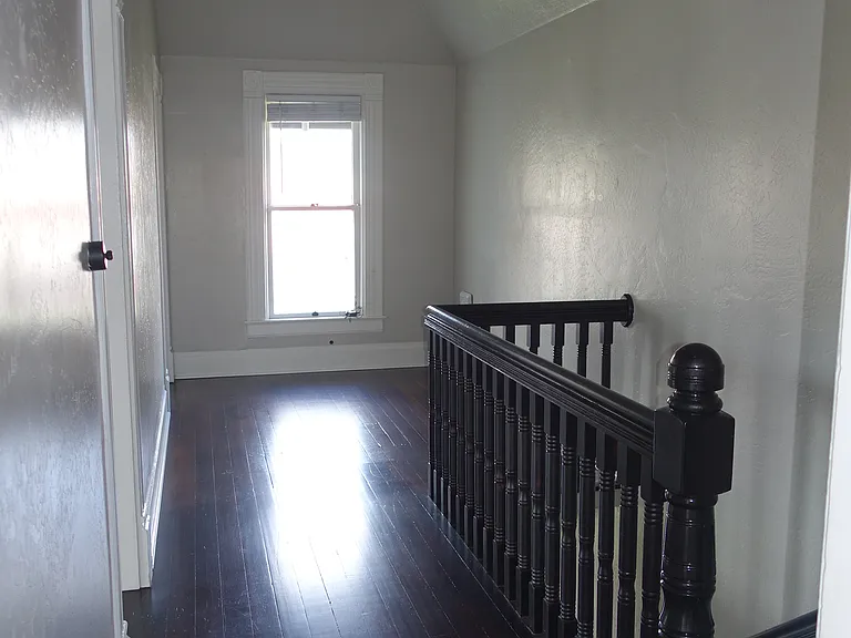 990 SE Shelton St #B-2 — Photo 15