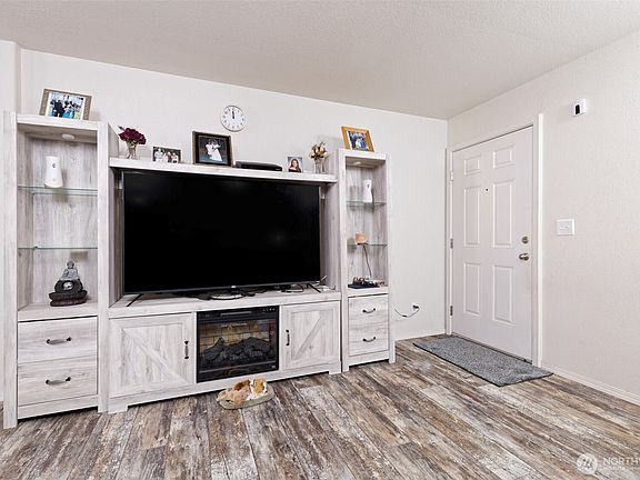 5th image of 241 E Pickering Drive