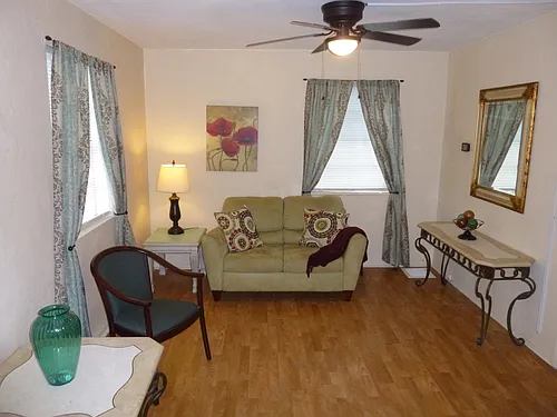 212 Rockefeller Dr #C Photo 1