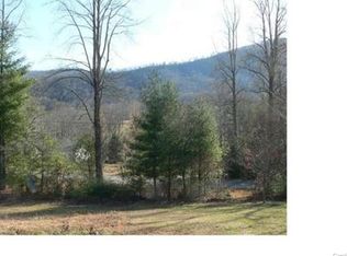 1 S Crab Meadow Dr, Hendersonville, NC 28739