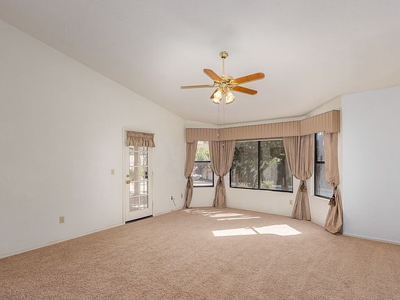 4th image of 1039 E Forest Hills Dr