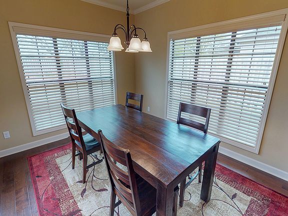 5th image of 209 Ponderosa Dr