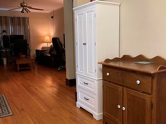 4th image of 304 Virginia St
